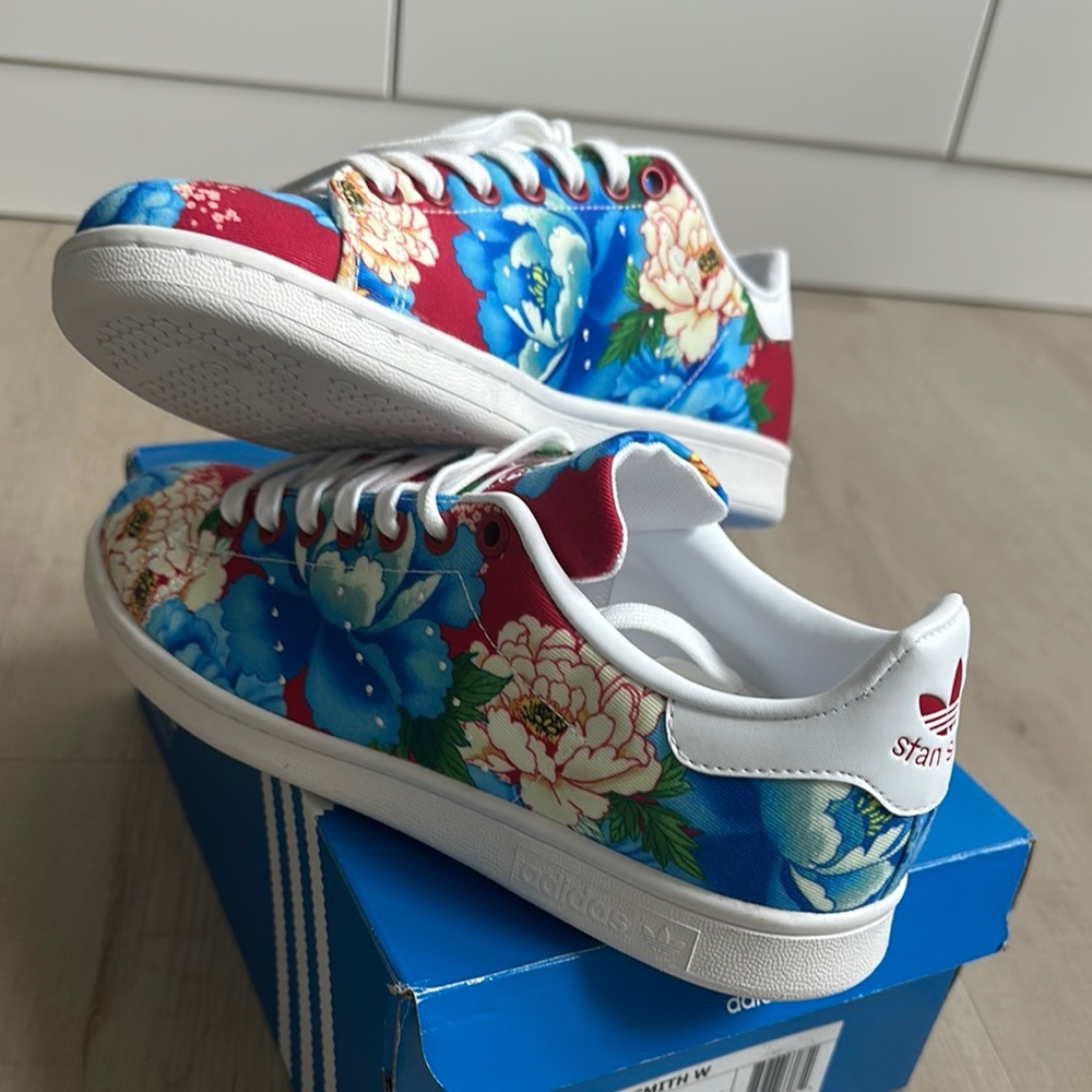 NWT Stan Smith Originals Adidas Women's Floral Sneakers